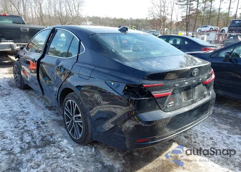 2025 Toyota Camry Xle z USA, uszkodzony, nr VIN 4T1DBADK5SU516861